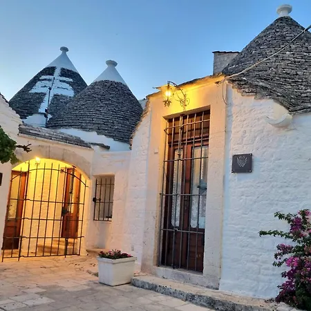 Romantic Corner * Alberobello
